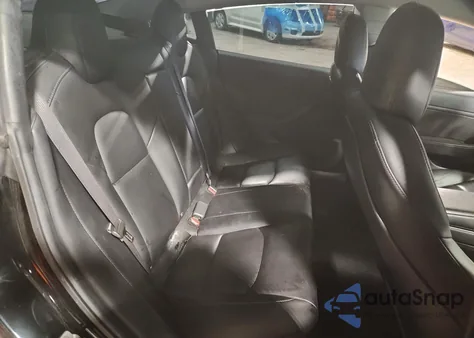 2019 Tesla Model 3 из США, поврежденный, VIN 5YJ3E1EA5KF396033